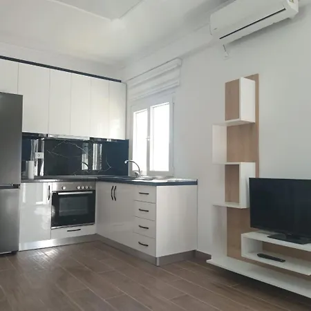 Liv Tirana